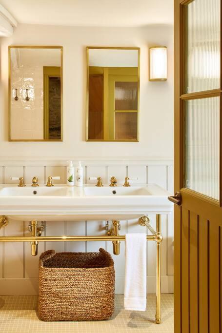 Dawn At The Sun Inn Felmersham, Our Signature Duplex Suite Sharnbrook ภายนอก รูปภาพ